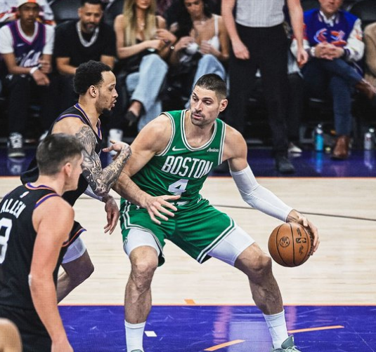 搜狐体育-巩固东部第二！绿军逆转大胜太阳 怀特22+8+8格林18中5